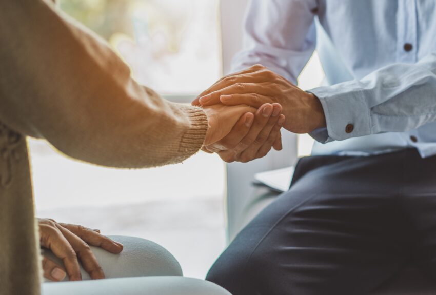 A therapist counsels a patient. Confused about therapists and psychologists? Learn the key differences so you can choose the right mental health professional for you.